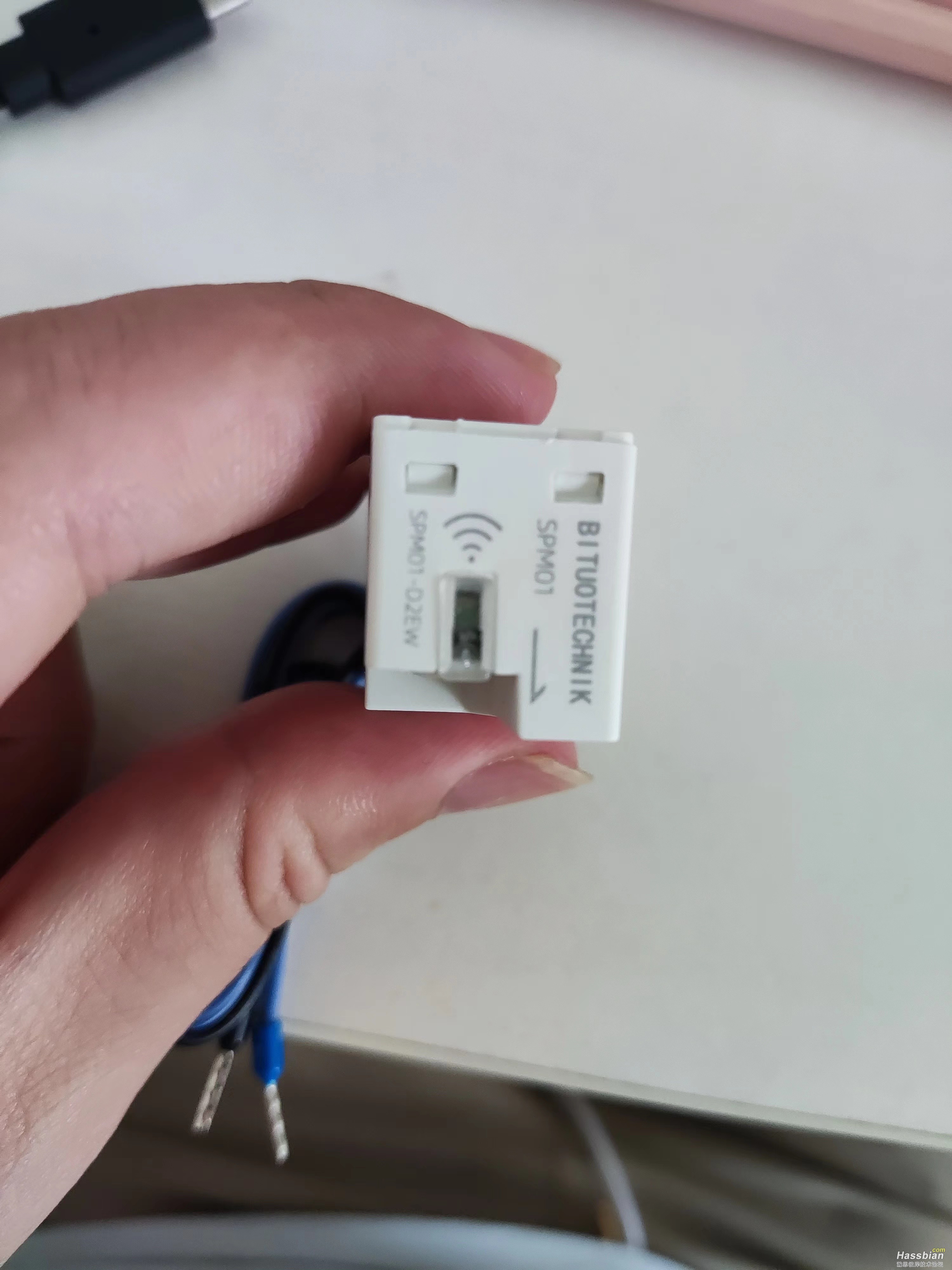 有个箭头表示电流方向